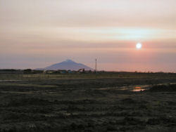 ���K�x�m�ɒ��ޗ[�z