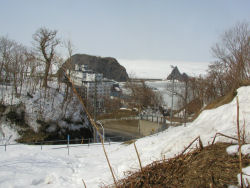 ���䂩��E�g���s�X