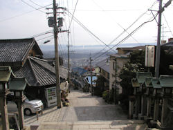 ��R���Q������